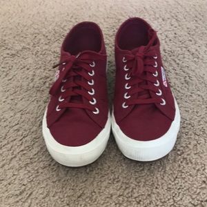 Excellent used condition! Superga tennis shoes. Size 39(EU)/7 (US)